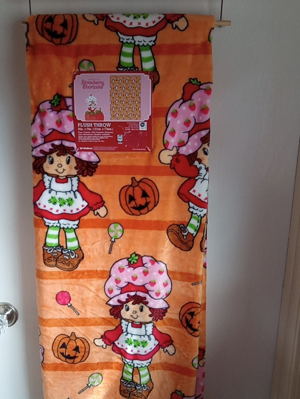 Halloween Strawberry Shortcake  Plush Throw Blanket